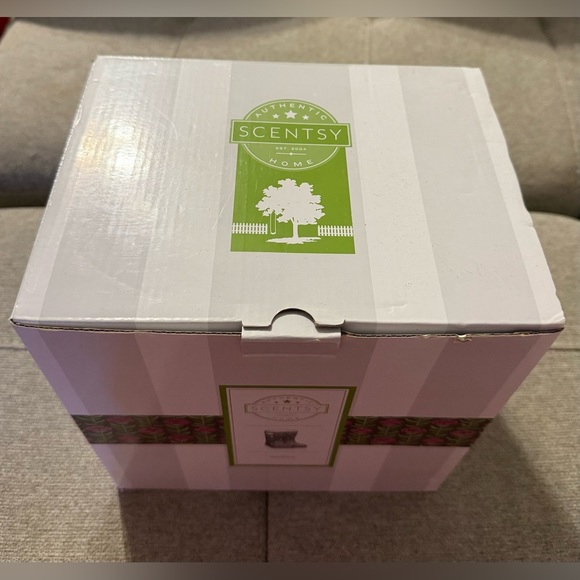 Wellies Scentsy Warmer - Picture 4 of 6